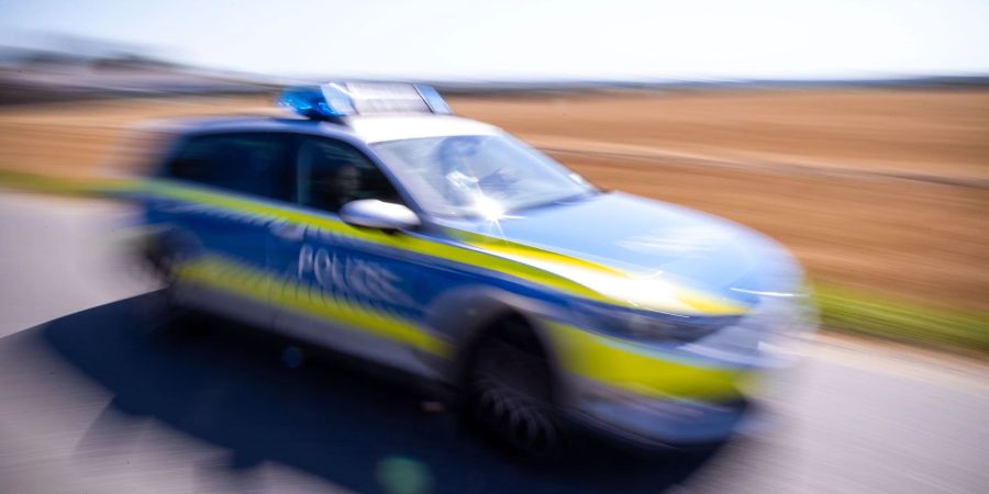 Symbolbild: Bei einem Noteinsatz rettete die Polizei ein Baby.