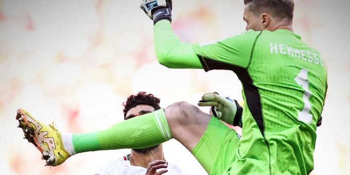Iran siegt 2:0 - Rot! Wales-Goalie fliegt nach Kung-Fu-Tritt vom Platz