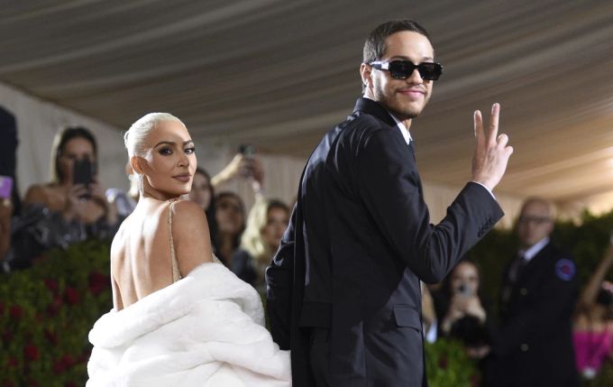Vor Emily Ratajkowski war Pete Davidson mit Kim Kardashian zusammen. pete davidson