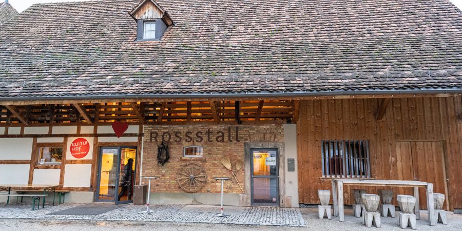 Im Rossstall tagt jeden Monat das Gemeindeparlament Köniz. - Kanton Bern