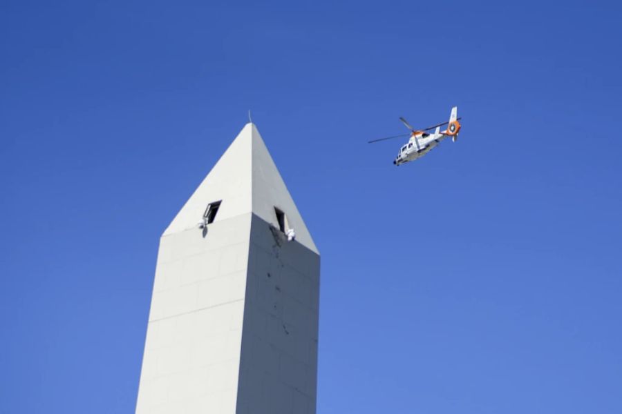 Schliesslich stiegen die Spieler in Helikopter und wurden über die Stadt geflogen.