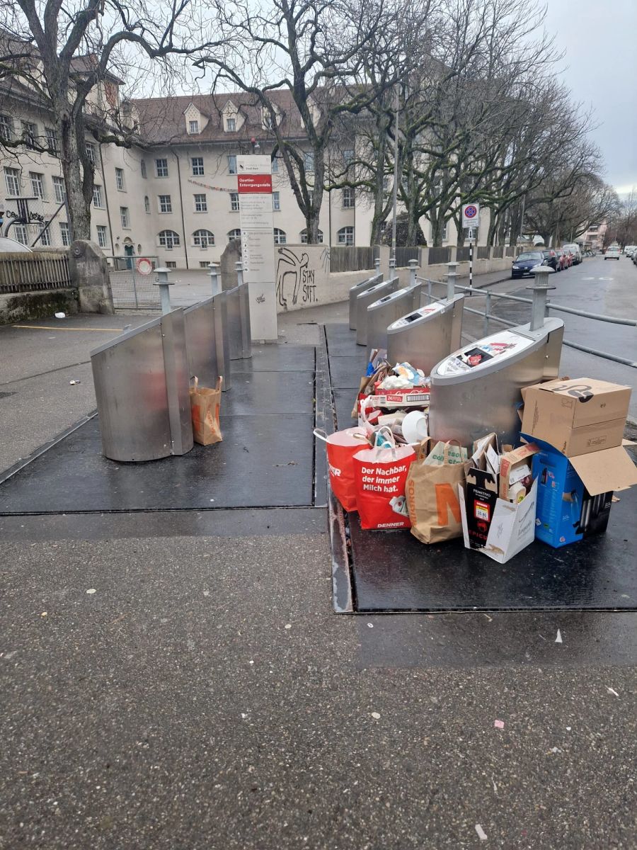 Im Quartier Breitenrain quellen Anfang Januar die Sammelstellen über.