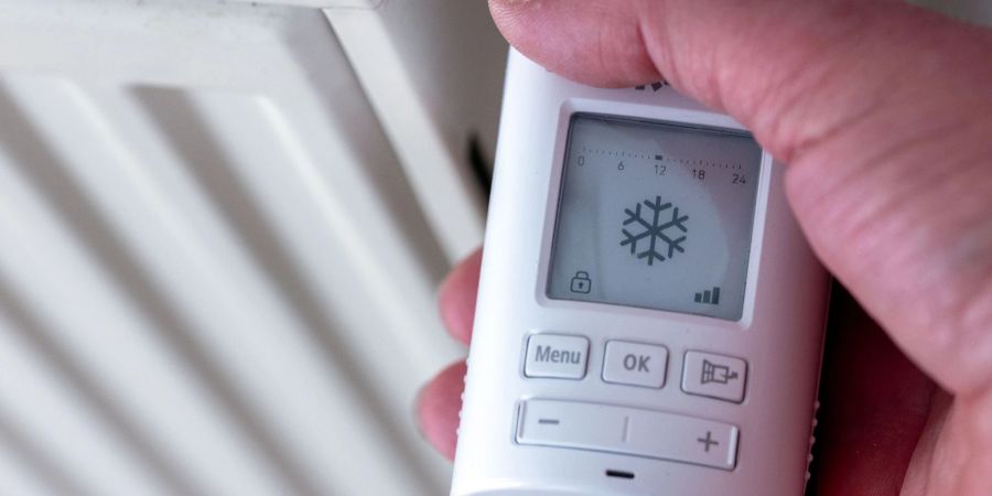 Viele Deutsche wollen einer Umfrage zufolge mehr Energie sparen.
