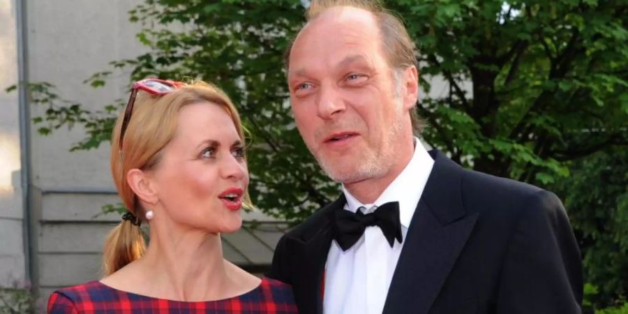 «Unser Ziel war es, eine Diskussion anzustossen»: Die Schauspieler Christine Sommer und Martin Brambach entschuldigen sich nach Kritik für ihre Teilnahme an der #allesdichtmachen-Aktion. Foto: Ursula Düren/dpa