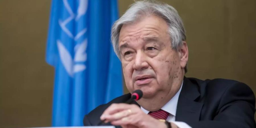Antonio Guterres, UN-Generalsekretär, während einer Pressekonferenz in Genf über das Ende eines 5+1-Treffens über Zypern. Foto: Martial Trezzini/KEYSTONE/dpa