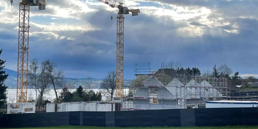 Die Bauarbeiten für Federers Villa in Rapperswil-Jona SG laufen schon seit 2019 (Archiv).