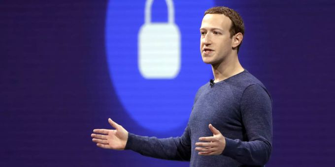 Mark Zuckerberg ist der CEO von Meta. Facebook zuckerberg meta einstellungsstopp