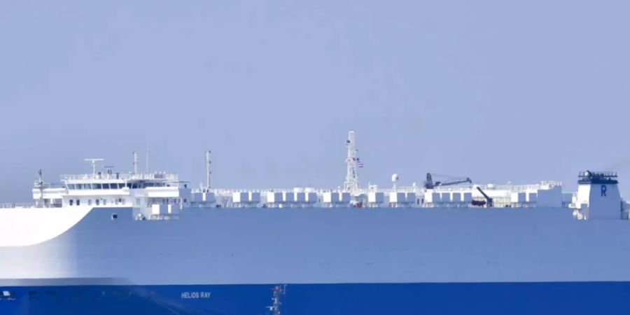 HANDOUT - ARCHIV - Das Frachtschiff Helios Ray fährt im Hafen von Chiba. Israels Ministerpräsident Benjamin Netanjahu hat den Iran für die Explosion auf dem Frachtschiff einer israelischen Firma im Golf von Oman verantwortlich gemacht. Foto: Katsumi Yamamoto/Katsumi Yamamoto/AP/dpa - ACHTUNG: Nur zur redaktionellen Verwendung im Zusammenhang mit der aktuellen Berichterstattung bis zum 15.03.2021 und nur mit vollständiger Nennung des vorstehenden Credits
