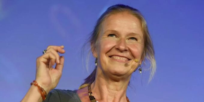 Cornelia Funke: Kinder gehören ins Zentrum - nicht in die Peripherie. Foto: picture alliance / Christophe Gateau/dpa Cornelia Funke: Kinder gehören ins Zentrum - nicht in die Peripherie. Foto: picture alliance / Christophe Gateau/dpa