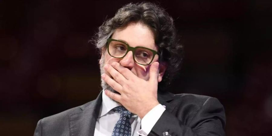 Musste mit Bayerns Basketballern eine knappe Niederlage in Mailand hinnehmen: Andrea Trinchieri. Foto: Tobias Hase/dpa