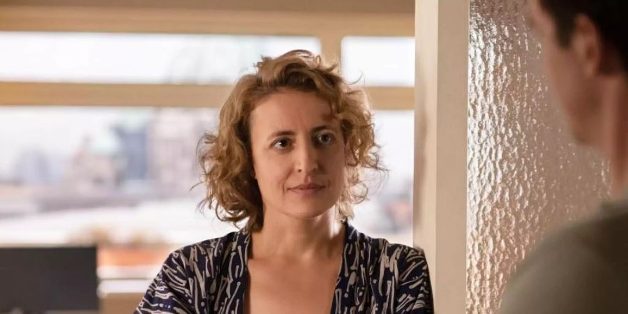Für ihre Hauptrolle in «Ich bin dein Mensch» (Szenenfoto) wurde Maren Eggert mit einem Silbernen Bären ausgezeichnet. Foto: Christine Fenzl/Berlinale/dpa