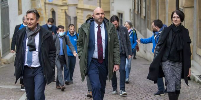 In Führung: die FDP-Kandidaten Alain Ribaux, Laurent Favre und Crystel Graf. In Führung: die FDP-Kandidaten Alain Ribaux, Laurent Favre und Crystel Graf.