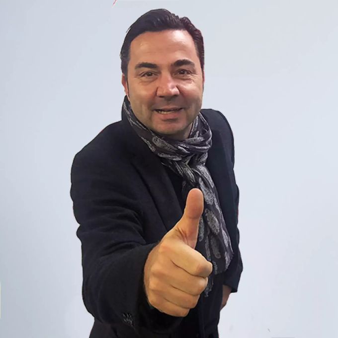 Mischi Wettstein, Fussball-Chefreporter von Nau.ch. Mischi