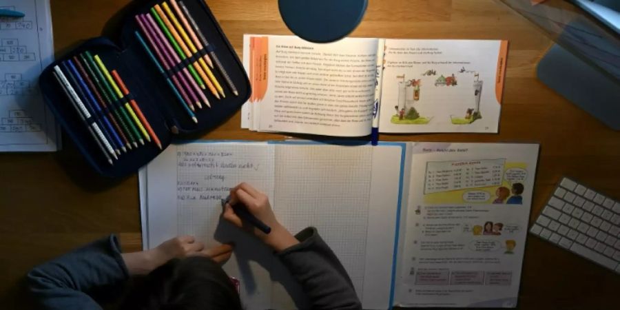 Schularbeiten im Homeoffice