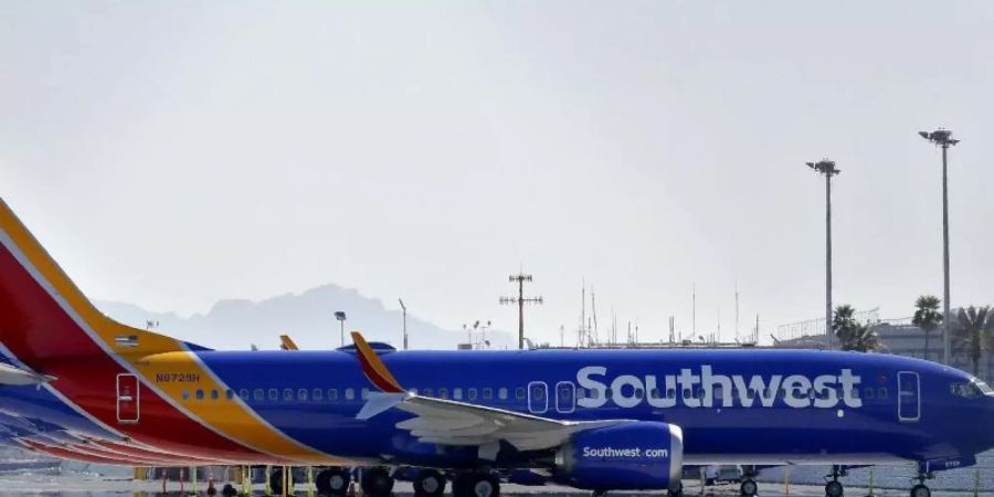 Flugzeuge des Typs Boeing 737 Max von Southwest Airlines in Phoenix im US-Bundesstaat Arizona. Foto: Matt York/AP/dpa