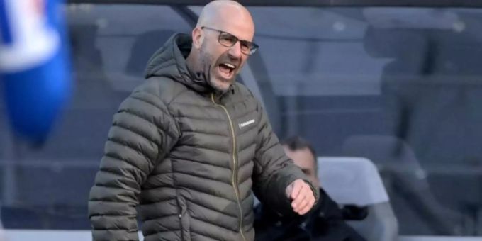 Konnte mit dem Spiel in Berlin nicht zufrieden sein: Leverkusens Trainer Peter Bosz. Foto: Soeren Stache/dpa-Zentralbild/Pool/dpa Konnte mit dem Spiel in Berlin nicht zufrieden sein: Leverkusens Trainer Peter Bosz. Foto: Soeren Stache/dpa-Zentralbild/Pool/dpa