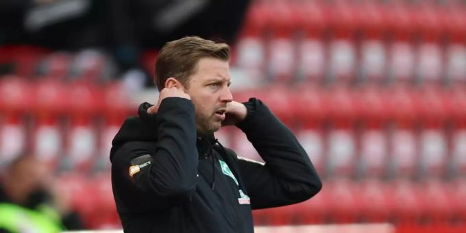 Bleibt Trainer von Werder Bremen: Florian Kohfeldt. Foto: Andreas Gora/dpa-Pool/dpa Bleibt Trainer von Werder Bremen: Florian Kohfeldt. Foto: Andreas Gora/dpa-Pool/dpa