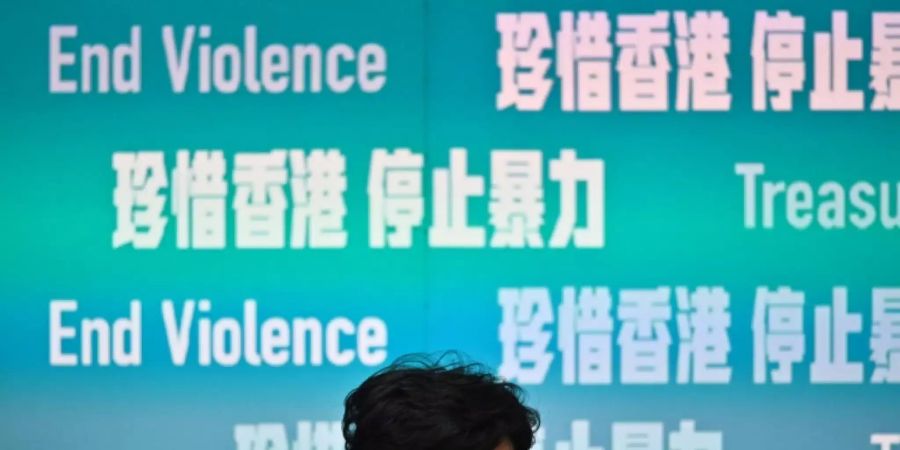 Carrie Lam bei der Pressekonferenz