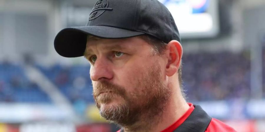 Paderborns Trainer Steffen Baumgart hat am 9. Spieltag gegen Fortuna Düsseldorf den ersten Saisonsieg feiern dürfen. Foto: Friso Gentsch/dpa