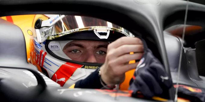 Max Verstappen glaubt nicht daran, dass gegen Ferrari und Mercedes noch ein Saison-Sieg für ihn drin liegt. Formel 1