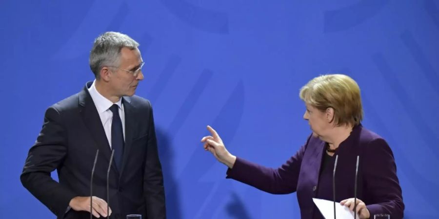 Kanzlerin Merkel mit Nato-Generalsekretär Stoltenberg