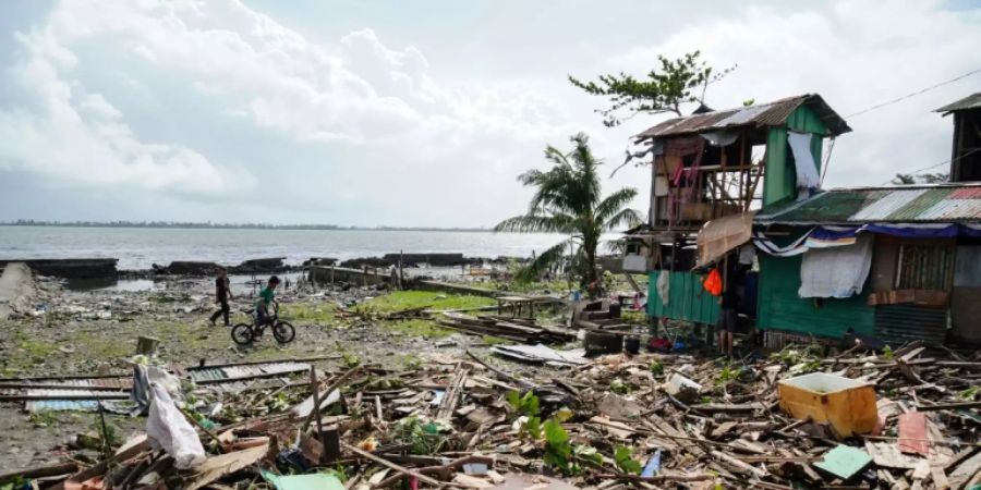 Zerstörung durch Taifun «Phanfone»