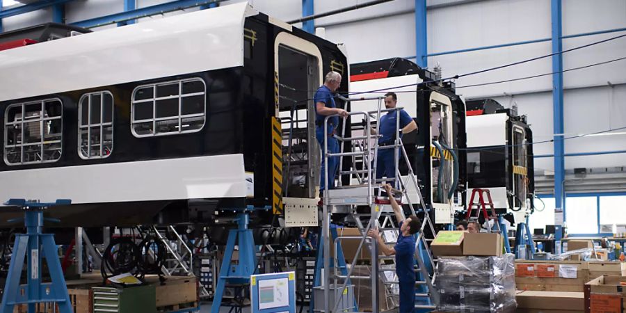 In den Stadler-Fabriken werden weitere Züge für Ungarn produziert. (Archivbild)