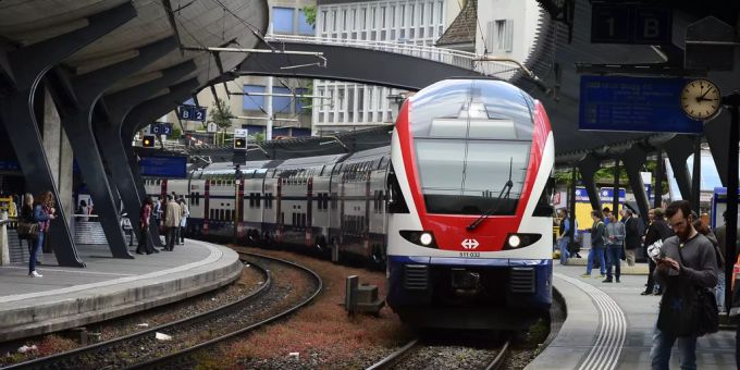 Eine S-Bahn des Zürcher Verkehrsbunds. (Archivbild) ZVV