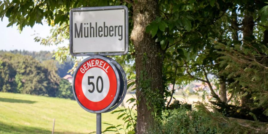 Ortsschild von Mühleberg.