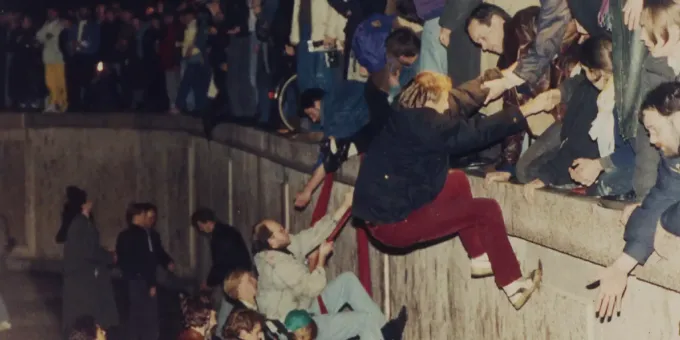 Berlin Erinnert An Den Mauerfall Vor 30 Jahren