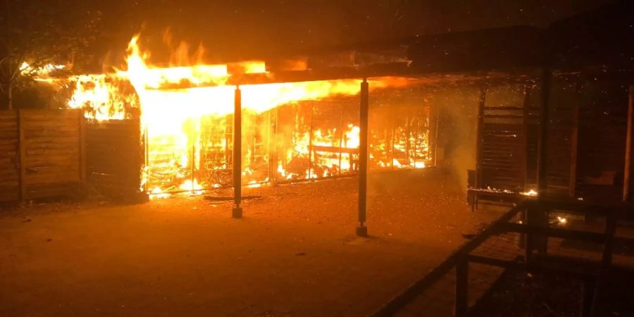 Brand auf Schulareal