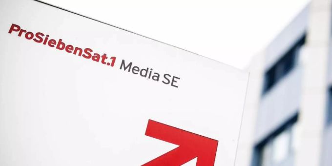 Das Logo und der Schriftzug der «ProSiebenSat.1 Media SE» im Gewerbegebiet «Unterföhring Park». Foto: Matthias Balk/dpa proSiebensat.1 media