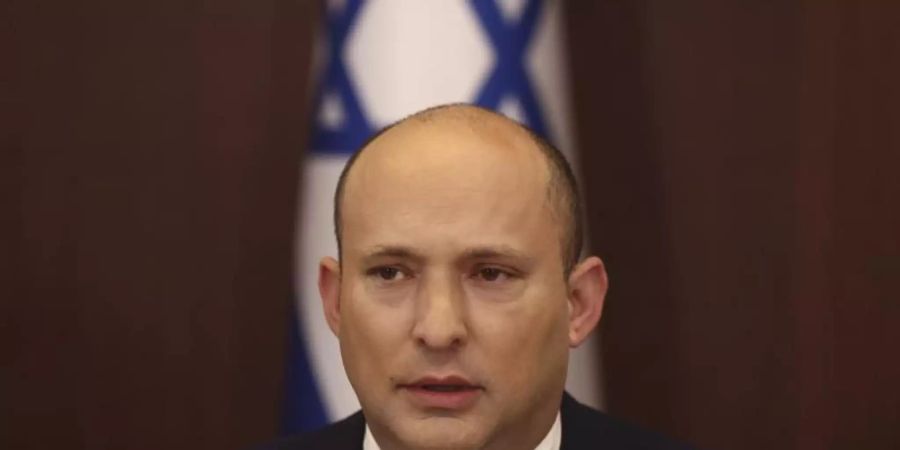 Israels Regierungschef Naftali Bennett während einer Kabinettssitzung. Foto: Ronen Zvulun/Pool Reuters/AP/dpa