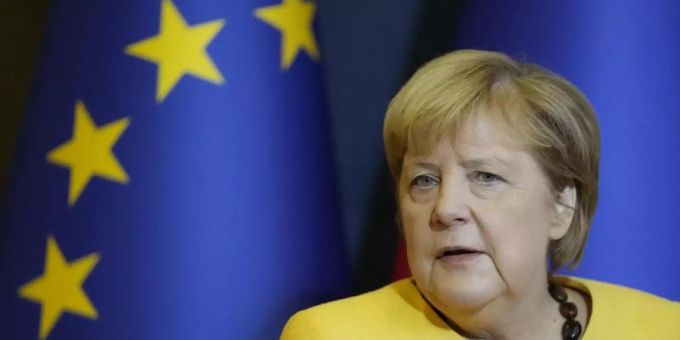 Verteidigt das Nein zu einer zeitlichen Perspektive für eine EU-Erweiterung: Bundeskanzlerin Angela Merkel. Foto: Petr David Josek/AP/dpa Verteidigt das Nein zu einer zeitlichen Perspektive für eine EU-Erweiterung: Bundeskanzlerin Angela Merkel. Foto: Petr David Josek/AP/dpa