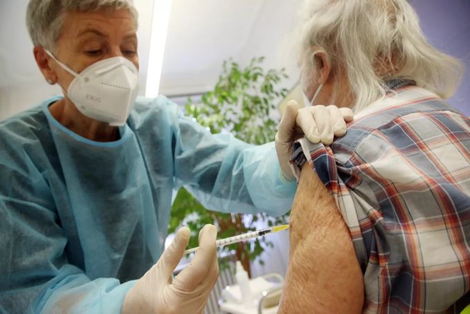 Dritte Impfung gegen das Coronavirus: In der Schweiz ist die Booster-Impfung jetzt zugelassen. Coronavirus