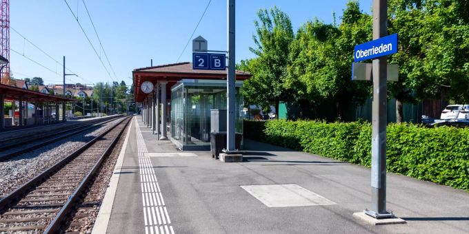 Bahnhof Oberrieden. Bahnhof Oberrieden.