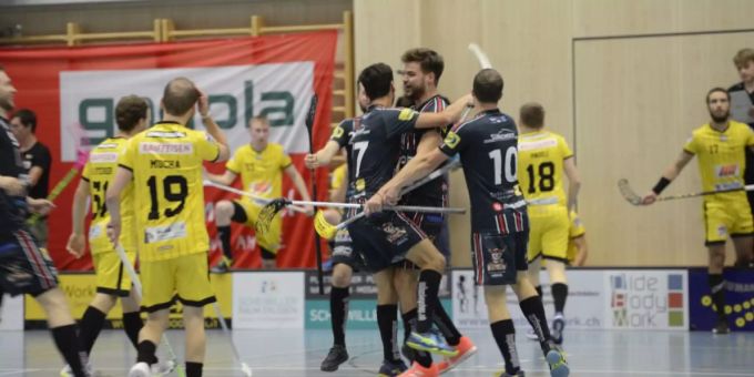 Der UHC Pfannenstiel jubelt Der UHC Pfannenstiel jubelt