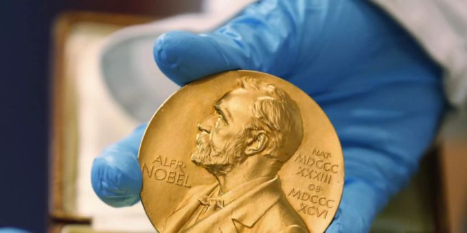 Der Startschuss in die Nobelwoche fällt am Montag mit dem Nobelpreis für Medizin oder Physiologie. Die Preisträger werden eine Nobelmedaille, ein Diplom und ein Preisgeld erhalten. (Archivbild) Der Startschuss in die Nobelwoche fällt am Montag mit dem Nobelpreis für Medizin oder Physiologie. Die Preisträger werden eine Nobelmedaille, ein Diplom und ein Preisgeld erhalten. (Archivbild)