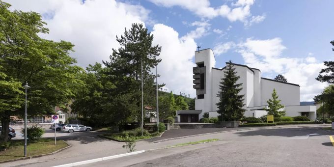Die römisch-katholische Kirche Maria Empfängnis in Zwingen. Die römisch-katholische Kirche Maria Empfängnis in Zwingen.