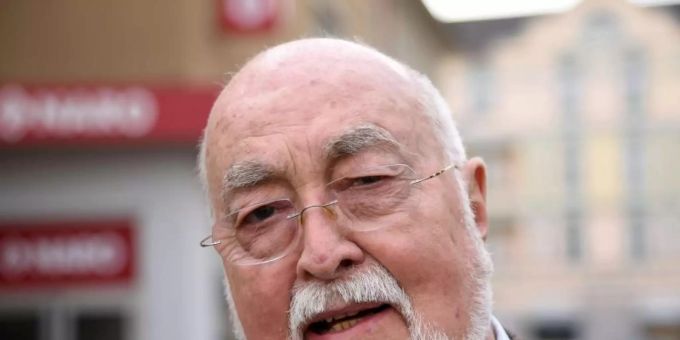 Der «Lindenstrasse»-Schauspieler Ludwig Haas (Dr. Dressler) starb mit 88 Jahren. Foto: Henning Kaiser/dpa Der «Lindenstrasse»-Schauspieler Ludwig Haas (Dr. Dressler) starb mit 88 Jahren. Foto: Henning Kaiser/dpa