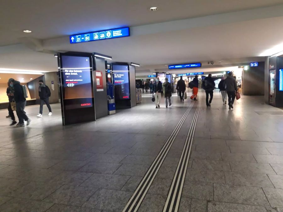 Weniger Leute auch in der Bahnhofsunterführung in Bern.