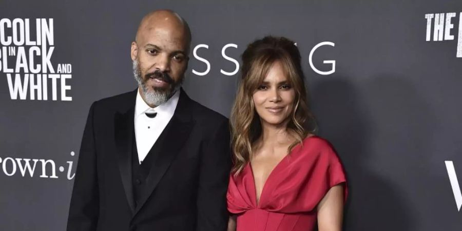 Halle Berry und der Sänger Van Hunt bei der «Celebration of Black Cinema &amp; Television» in Los Angeles. Foto: Jordan Strauss/Invision via AP/dpa