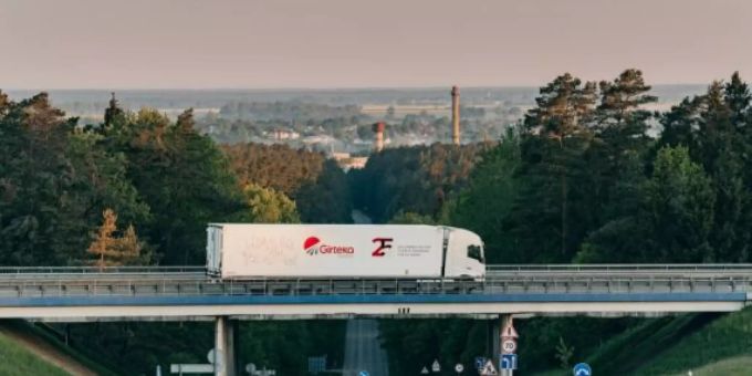Das Transportunternehmen Girteka Logistics investiert Millionen in neue Lkws. Girteka