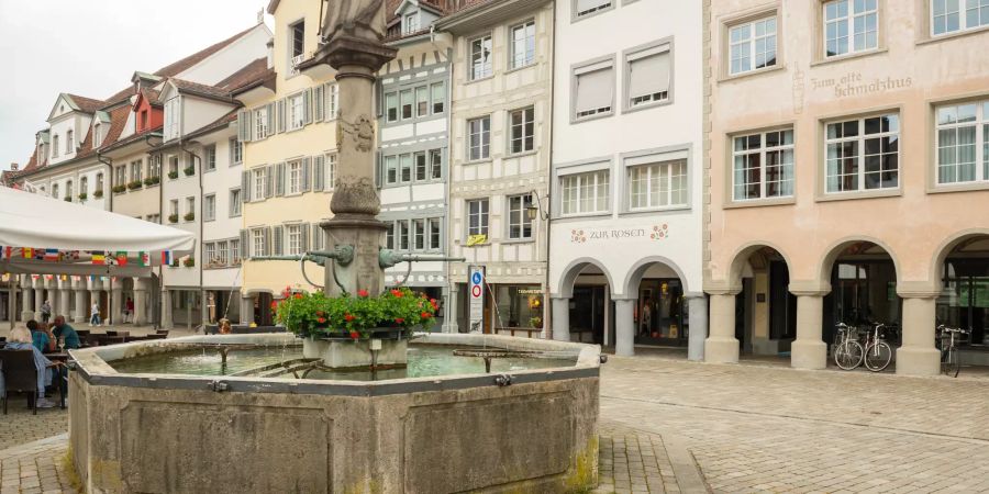 Der Dorfbrunnen auf dem Hofplatz in Wil (SG).