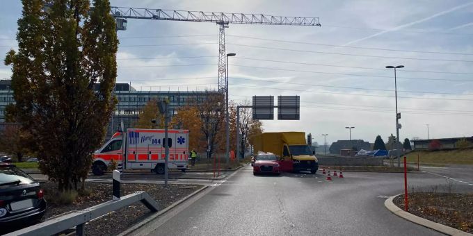 Baar ZG: Verkehrsbehinderungen Nach Auffahrunfall