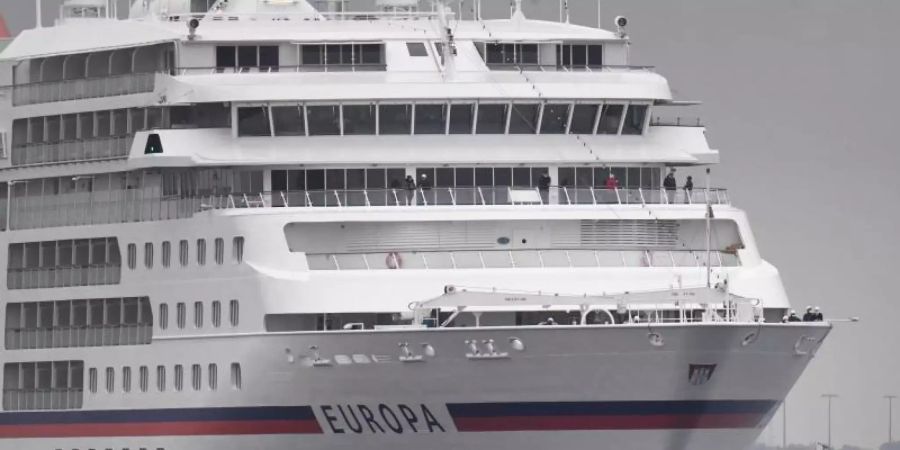 Der 198 Meter lange Luxusliner «Europa» der Reederei Hapag Lloyd Cruises. Foto: Stefan Sauer/dpa