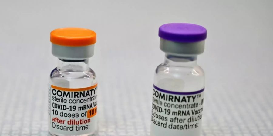 Corona-Impfstoff für Kinder (links) und über Zwölfjährige