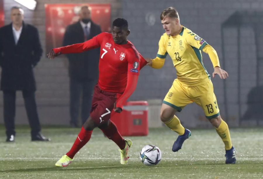 Breel Embolo (l.) musste sich in der Vergangenheit immer wieder mit Verletzungen herumschlagen.