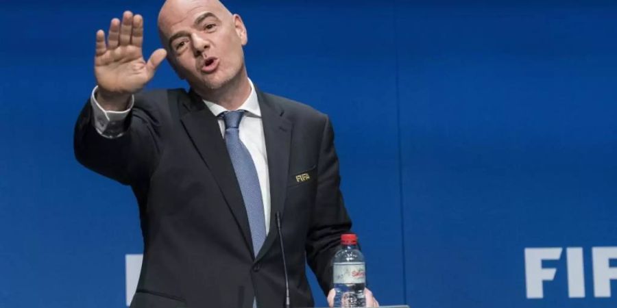 FIFA-Präsident Gianni Infantino spricht sich für die Ausrichtung der WM in einem kürzeren Rhythmus aus. Foto: Ennio Leanza/KEYSTONE/dpa