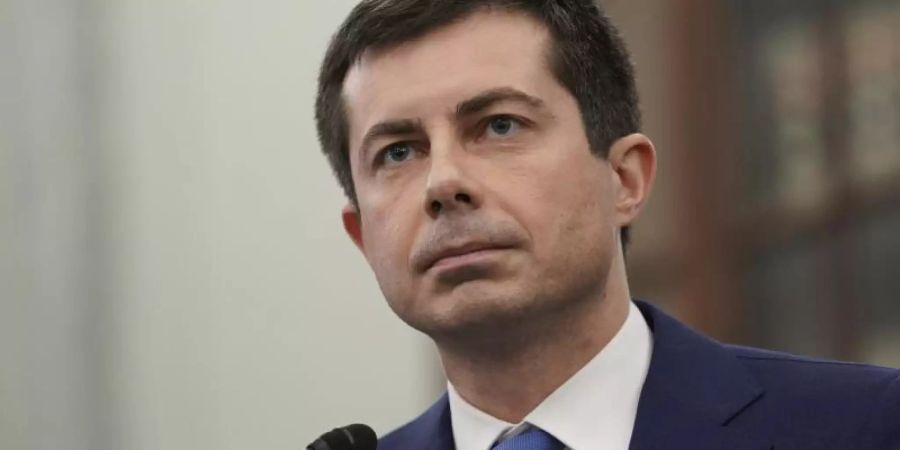 Pete Buttigieg ist Verkehrsminister der USA. Foto: Stefani Reynolds/Pool Bloomberg/AP/dpa